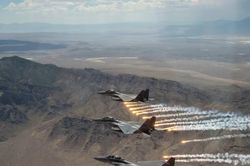 Mỹ điều hàng loạt tiêm kích đến Trung Đông giữa lúc căng thẳng với Iran