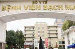 Khi nào người bệnh được chuyển tuyến lên Bệnh viện Bạch Mai?