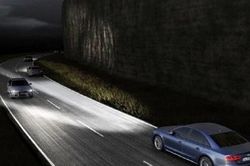 Giải mã thói quen 'đá đèn' khi gặp xe đối diện của các tài xế lâu năm