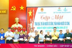 Trao 1.000 phần quà tri ân người có công tại Hương Khê