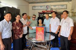 Chăm lo ngày càng tốt hơn đời sống người có công với cách mạng