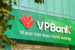 Thu nhập bình quân nhân viên VPBank sụt giảm, đạt trên 30 triệu đồng/tháng