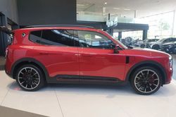 SUV thiết kế thể thao, công suất 637 mã lực, giá từ 1,350 tỷ đồng