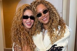 Shakira hội ngộ Beyoncé sau 20 năm