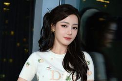 Địch Lệ Nhiệt Ba và hành trình hơn 10 năm để được Châu Tinh Trì lựa chọn