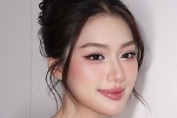 Vẻ đẹp dịu dàng của vùng đất sinh ra Hoa hậu Phương Oanh khi sen vào mùa