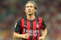 Dập tắt mọi tin đồn giải nghệ, Luka Modric đồng ý gia hạn hợp đồng với AC Milan