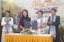 Hành trình 'Nắng Việt trên dòng Mê Kông': Trao tri thức, nối dài tình hữu nghị Việt - Lào