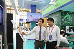 Chuyển đổi số 'chạm' tới từng người dân, doanh nghiệp