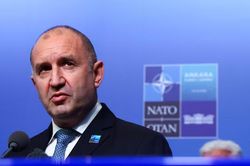 Bulgaria mở đường cho máy bay tiếp dầu Mỹ hoạt động