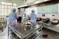 Siết quản l&yacute; an to&agrave;n thực phẩm: Chuyển từ xử l&yacute; sự cố sang ph&ograve;ng ngừa rủi ro