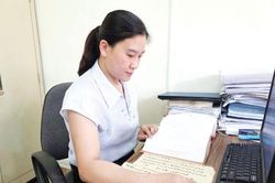Những người giải mã lịch sử