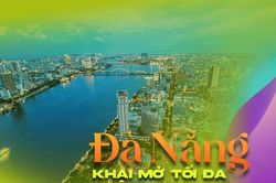 [eMagazine] - Đà Nẵng khai mở tối đa không gian du lịch trên sông Hàn