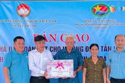 Xã Núi Thành bàn giao nhà Đại đoàn kết cho gia đình con liệt sĩ