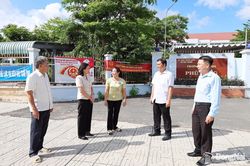 Quan tâm chế độ, chính sách cho người hoạt động không chuyên trách