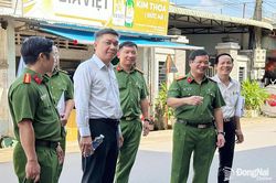 Đồng chí Đại tá Trần Anh Sơn - Phó Giám đốc Công an thành phố chủ trì kiểm tra công tác phòng cháy, chữa cháy tại Chợ Phước Thái và Chợ Tân Hiệp