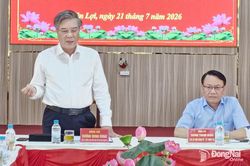 Trưởng ban Tuyên giáo và Dân vận Thành ủy Dương Minh Dũng làm việc với Đảng ủy xã Tân Lợi