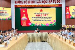 Đoàn ĐBQH tỉnh Gia Lai khảo sát việc thực hiện Luật Đất đai tại xã Chư Sê
