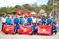 Rộn rã mùa hè tình nguyện