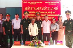 Bàn giao nhà ở cho gia đình chính sách tại xã Khánh Sơn