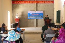 Si Ma Cai tuyên truyền pháp luật cho người dân thôn Cán Cấu