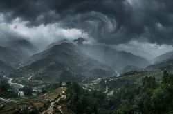 Xuất hiện v&ugrave;ng &aacute;p thấp c&oacute; khả năng mạnh l&ecirc;n th&agrave;nh &aacute;p thấp nhiệt đới v&agrave; b&atilde;o, L&agrave;o Cai sắp đ&oacute;n mưa lớn diện rộng