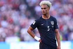 Man Utd săn đón Antonee Robinson: Lời giải 35 triệu bảng cho gót chân Achilles của Luke Shaw