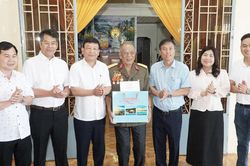 Phó Bí thư Tỉnh ủy Lâm Đồng Bùi Thắng tri ân người có công tại La Gi và Tân Hải