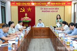 Đoàn ĐBQH tỉnh khảo sát việc thực hiện quy định pháp luật về ngành, nghề đầu tư kinh doanh có điều kiện tại phường Hoa Lư
