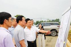 Tập trung giải quyết dứt điểm 'điểm nghẽn' c&aacute;c dự &aacute;n giao th&ocirc;ng, khu c&ocirc;ng nghiệp trọng điểm