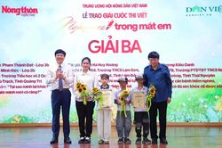Ngày mai trong mắt em