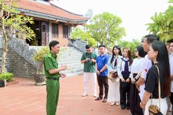 Lặng thầm giữ lửa tri ân