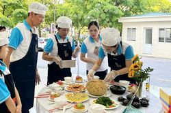 Về nhà ăn cơm