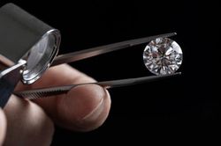 Điều gì đang xảy ra với thị trường kim cương?