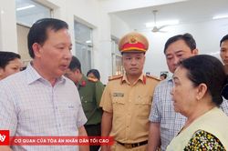 Xe khách bốc cháy dữ dội trên quốc lộ, 7 người tử vong