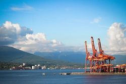 Mỹ áp thuế 50% lên hàng hóa Canada