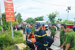 Tài xế tử vong sau khi ô tô lao xuống ao