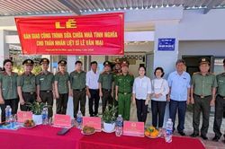 Công an TP Hồ Chí Minh bàn giao công trình nhà tình nghĩa