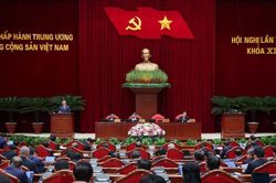 Bốn bước chuyển chiến lược tạo động lực ph&aacute;t triển