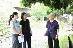 Bí thư Đảng ủy phường Nùng Trí Cao Nguyễn Ngọc Hà kiểm tra, khảo sát các địa điểm sạt lở, khu vực ảnh hưởng mưa lũ