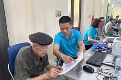 Dồn lực hỗ trợ người d&acirc;n ho&agrave;n thiện thủ tục ủy quyền hưởng lương hưu, trợ cấp bảo hiểm x&atilde; hội