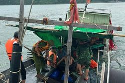Cuộc gọi cầu cứu giữa đêm từ vùng biển Quảng Ninh và màn giải cứu nghẹt thở 3 ngư dân