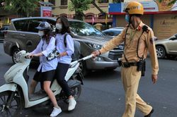 Quy định mới nhất về độ tuổi tối thiểu và tối đa được phép lái xe năm 2026