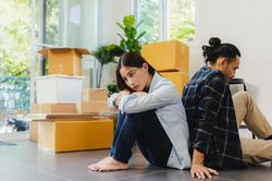 'Thuê nhà cho sướng hay phấn đấu mua nhà sớm': Cuộc tranh luận chưa có hồi kết giữa hưởng thụ hôm nay và sở hữu ngày mai