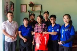 Phòng Cảnh sát cơ động - Công an TPHCM: Mang yêu thương đến vùng biên giới