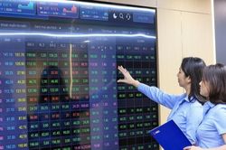 Nhận định chứng khoán 21/7: VN-Index dò tìm điểm cân bằng dưới mốc 1.750 điểm