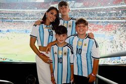 Vợ Messi động viên chồng: 'Luôn là người giỏi nhất, em yêu anh rất nhiều'