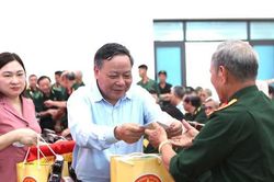 Hà Nội tri ân người có công, lan tỏa truyền thống 'Uống nước nhớ nguồn'
