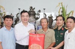 Xã Đại Xuyên: Thăm, tặng quà các thương bệnh binh, thân nhân liệt sĩ, người có công