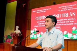 Phường Hoàng Liệt tặng 193 suất quà cho các gia đình chính sách